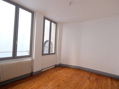 APPARTEMENT T3 A LOUER - ST ETIENNE PLACE DORIAN - 79,31 m2 - 585 € charges comprises par mois