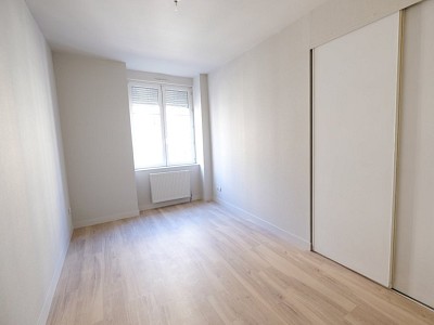 APPARTEMENT T3 A LOUER - ST ETIENNE PREFECTURE - 75 m2 - 590 € charges comprises par mois
