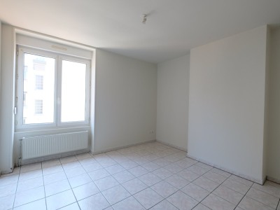 APPARTEMENT T3 A LOUER - ST ETIENNE PREFECTURE - 85.94 m2 - 655 &euro; charges comprises par mois