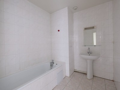 APPARTEMENT T3 A LOUER - ST ETIENNE PREFECTURE - 85.94 m2 - 655 &euro; charges comprises par mois