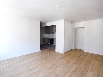 APPARTEMENT T3 A LOUER - ST ETIENNE PREFECTURE - 57.35 m2 - 595 &euro; charges comprises par mois