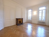 APPARTEMENT T3 A LOUER - ST ETIENNE PREFECTURE - 121 m2 - 890 € charges comprises par mois