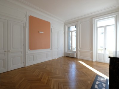 APPARTEMENT T3 A LOUER - ST ETIENNE PREFECTURE - 121 m2 - 890 € charges comprises par mois