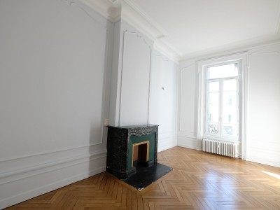 APPARTEMENT T3 A LOUER - ST ETIENNE PREFECTURE - 121 m2 - 890 € charges comprises par mois