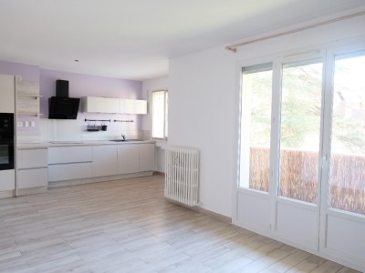 APPARTEMENT T3 A LOUER - ST ETIENNE FAURIEL - 58.49 m2 - 745€ charges comprises par mois