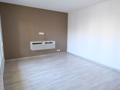APPARTEMENT T3 A LOUER - ST ETIENNE FAURIEL - 58.49 m2 - 745€ charges comprises par mois