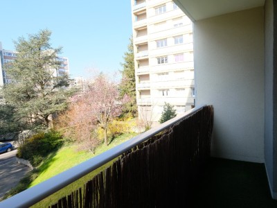 APPARTEMENT T3 A LOUER - ST ETIENNE FAURIEL - 58.49 m2 - 745€ charges comprises par mois