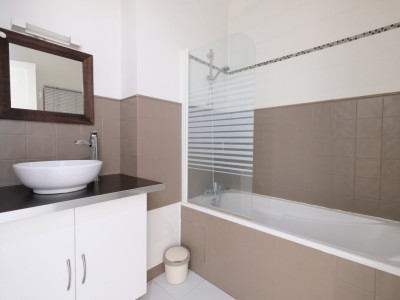 APPARTEMENT T3 - ST ETIENNE BADOUILLRE - 77.42 m2 - VENDU