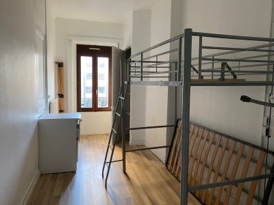 APPARTEMENT T3 A VENDRE - ST ETIENNE BELLEVUE - 68 m2 - 50000€