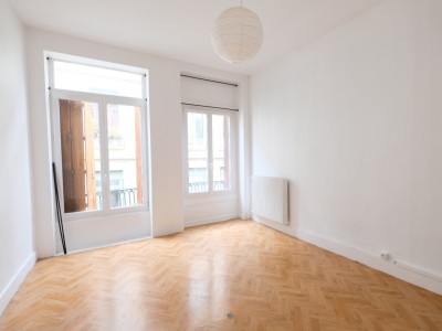 APPARTEMENT T3 A VENDRE - ST ETIENNE CENTRE VILLE - 92.05 m2 - 92000€