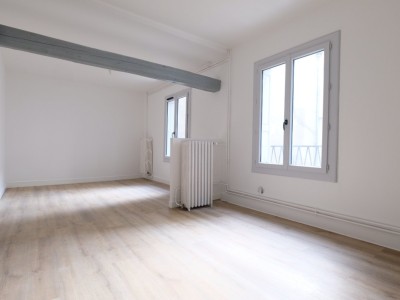 APPARTEMENT T3 A VENDRE - ST ETIENNE CENTRE VILLE - 63 m2 - 89 000 €