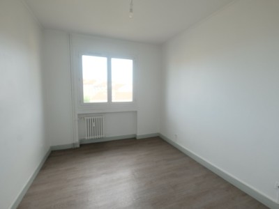 APPARTEMENT T3 A VENDRE - ST ETIENNE CHATEAUCREUX - 63.71 m2 - 79000 €