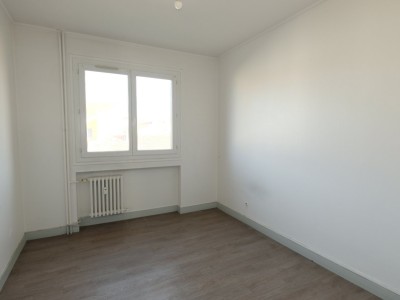 APPARTEMENT T3 A VENDRE - ST ETIENNE CHATEAUCREUX - 63.71 m2 - 79 000 €