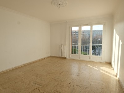 APPARTEMENT T3 A VENDRE - ST ETIENNE CHATEAUCREUX - 63.71 m2 - 79 000 €