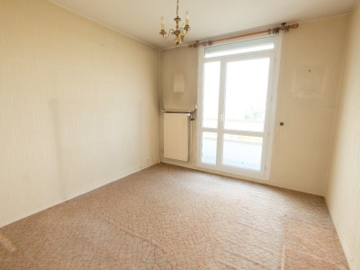 APPARTEMENT T3 A VENDRE - ST ETIENNE FAURIEL - 65.1 m2 - 96000 €