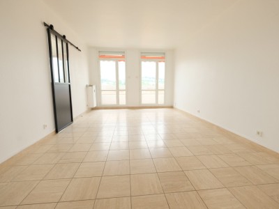 APPARTEMENT T3 A VENDRE - ST ETIENNE FAURIEL - 69.66 m2 - 126000€