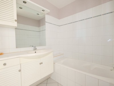 APPARTEMENT T3 A VENDRE - ST ETIENNE FAURIEL - 69.66 m2 - 126000€