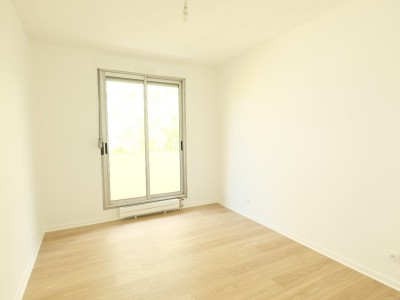 APPARTEMENT T3 A VENDRE - ST ETIENNE FAURIEL - 70.61 m2 - 160000€
