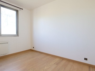 APPARTEMENT T3 A VENDRE - ST ETIENNE FAURIEL - 84.29 m2 - 98 000 &euro;