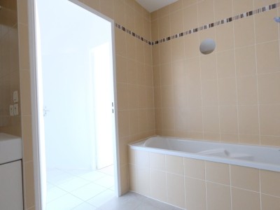 APPARTEMENT T3 A VENDRE - ST ETIENNE FAURIEL - 66.8 m2 - 138�000�&euro;