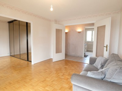 APPARTEMENT T3 A VENDRE - ST ETIENNE FAURIEL - 53.4 m2 - 75 000 €