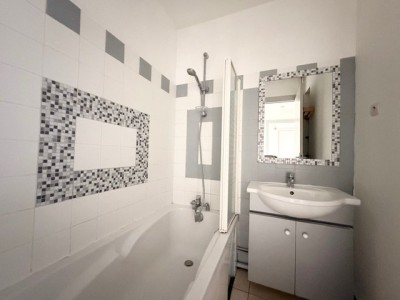 APPARTEMENT T3 A VENDRE - ST ETIENNE FAURIEL - 55.26 m2 - 79 000 &euro;