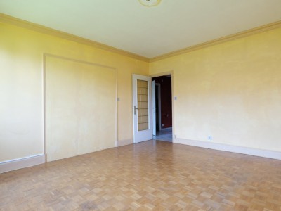 APPARTEMENT T3 A VENDRE - ST ETIENNE FAURIEL - 71.3 m2 - 76 000 €