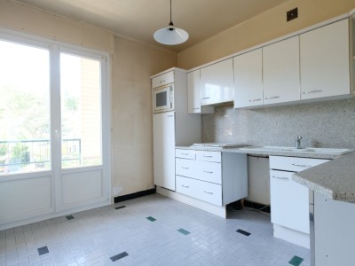 APPARTEMENT T3 A VENDRE - ST ETIENNE FAURIEL - 71.3 m2 - 76 000 €