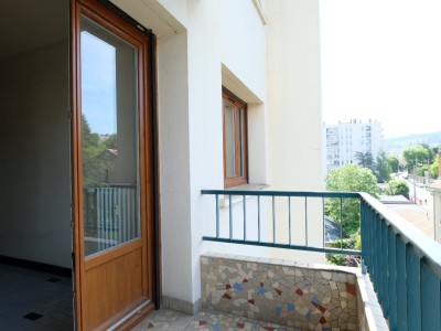 APPARTEMENT T3 A VENDRE - ST ETIENNE FAURIEL - 71.3 m2 - 76 000 €