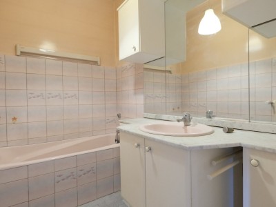 APPARTEMENT T3 A VENDRE - ST ETIENNE FAURIEL - 71.3 m2 - 76 000 €