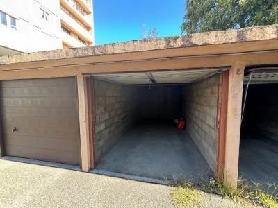 APPARTEMENT T3 A VENDRE - ST ETIENNE FAURIEL - 62.9 m2 - 62 000 €