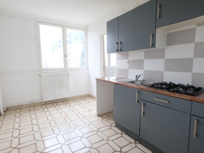 APPARTEMENT T3 A VENDRE - ST ETIENNE LA M�TARE - 72.05 m2 - 60�000�&euro;