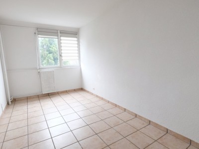 APPARTEMENT T3 A VENDRE - ST ETIENNE LA M�TARE - 72.05 m2 - 60�000�&euro;
