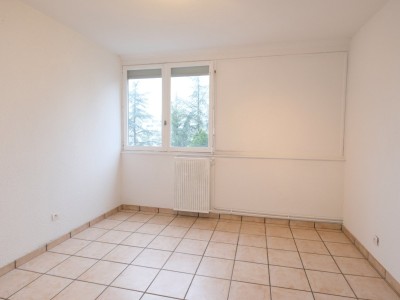 APPARTEMENT T3 A VENDRE - ST ETIENNE LA M�TARE - 72.05 m2 - 60�000�&euro;