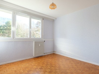 APPARTEMENT T3 A VENDRE - ST ETIENNE LA M�TARE - 73.29 m2 - 69�000�&euro;