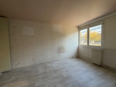 APPARTEMENT T3 A VENDRE - ST ETIENNE LA MÉTARE - 71.96 m2 - 46 500 €