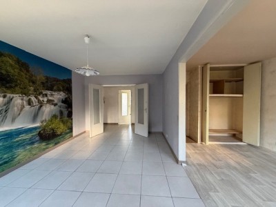 APPARTEMENT T3 A VENDRE - ST ETIENNE LA MÉTARE - 71.96 m2 - 46 500 €