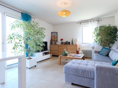 APPARTEMENT T3 A VENDRE - ST PRIEST EN JAREZ - 64.02 m2 - 167 000 &euro;