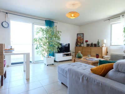 APPARTEMENT T3 A VENDRE - ST PRIEST EN JAREZ - 64.02 m2 - 167 000 &euro;