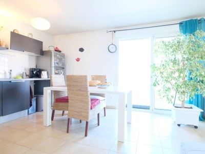 APPARTEMENT T3 A VENDRE - ST PRIEST EN JAREZ - 64.02 m2 - 167 000 &euro;