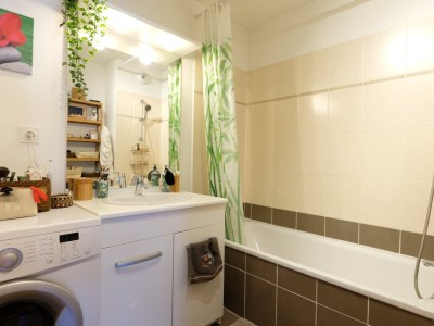 APPARTEMENT T3 A VENDRE - ST PRIEST EN JAREZ - 64.02 m2 - 167 000 &euro;