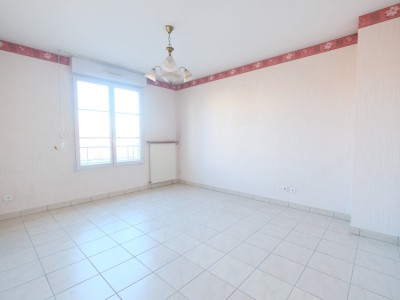 APPARTEMENT T3 A VENDRE - VILLARS - 90.71 m2 - 185000 €