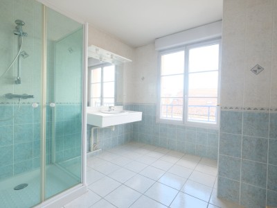 APPARTEMENT T3 A VENDRE - VILLARS - 90.71 m2 - 185000 €