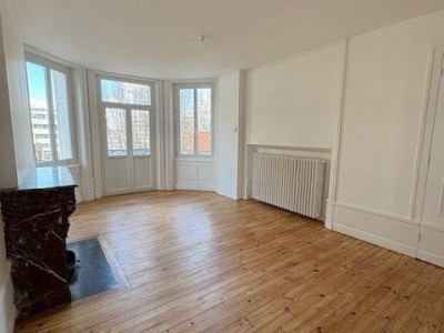 APPARTEMENT T4 A LOUER - ST ETIENNE BELLEVUE - 111.59 m2 - 957 € charges comprises par mois