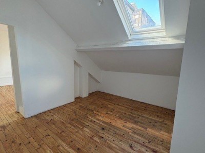 APPARTEMENT T4 A LOUER - ST ETIENNE BELLEVUE - 111.59 m2 - 957 € charges comprises par mois