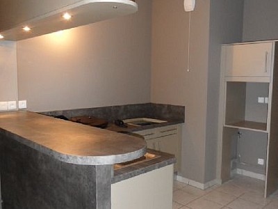 APPARTEMENT T4 A LOUER - ST ETIENNE BERGSON - 85 m2 - 880 € charges comprises par mois
