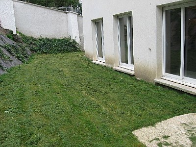 APPARTEMENT T4 A LOUER - ST ETIENNE BERGSON - 85 m2 - 880 € charges comprises par mois