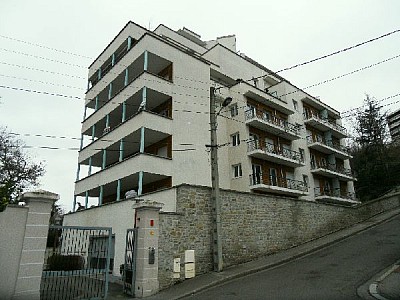 APPARTEMENT T4 A LOUER - ST ETIENNE BERGSON - 85 m2 - 880 € charges comprises par mois