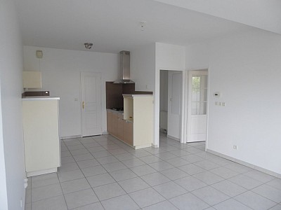 APPARTEMENT T4 A LOUER - ST ETIENNE BERGSON - 75 m2 - 790€ charges comprises par mois