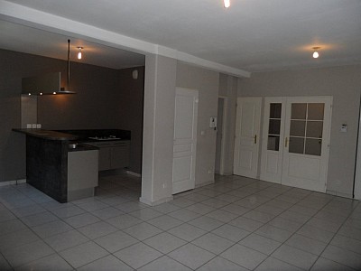 APPARTEMENT T4 A LOUER - ST ETIENNE BERGSON - 88 m2 - 865€ charges comprises par mois